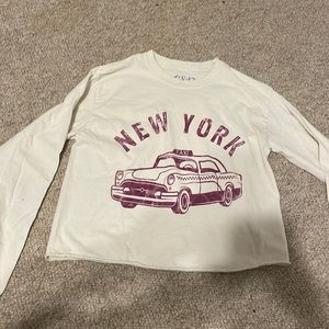 Long sleeve-cropped-graphic shirt